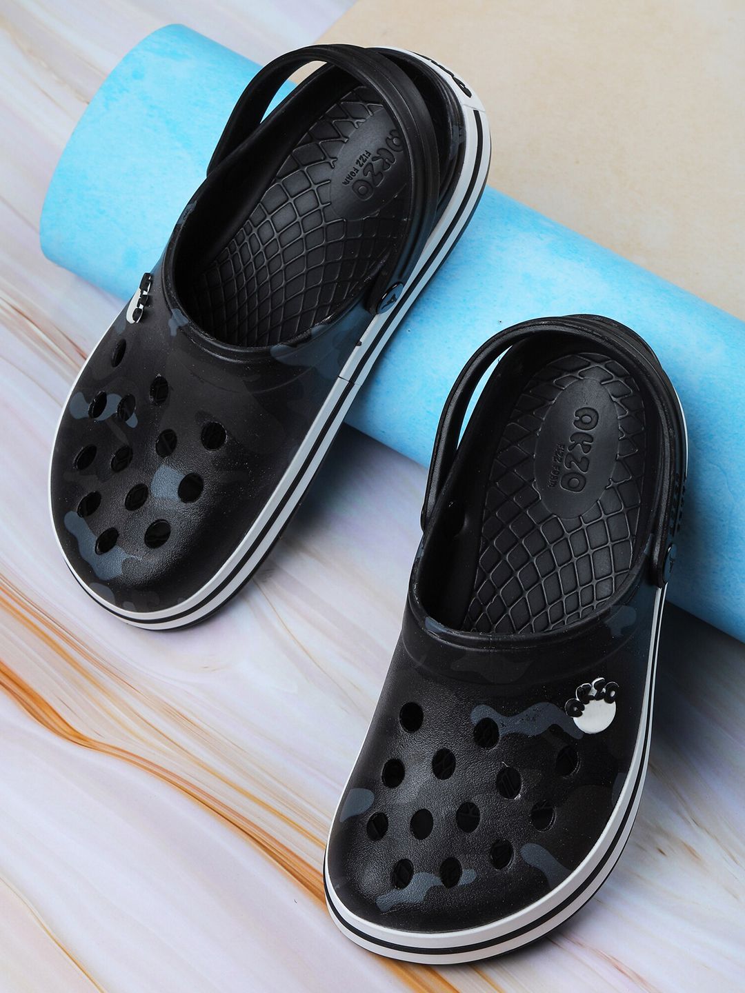 ABROS Men Black & White Rubber Clogs