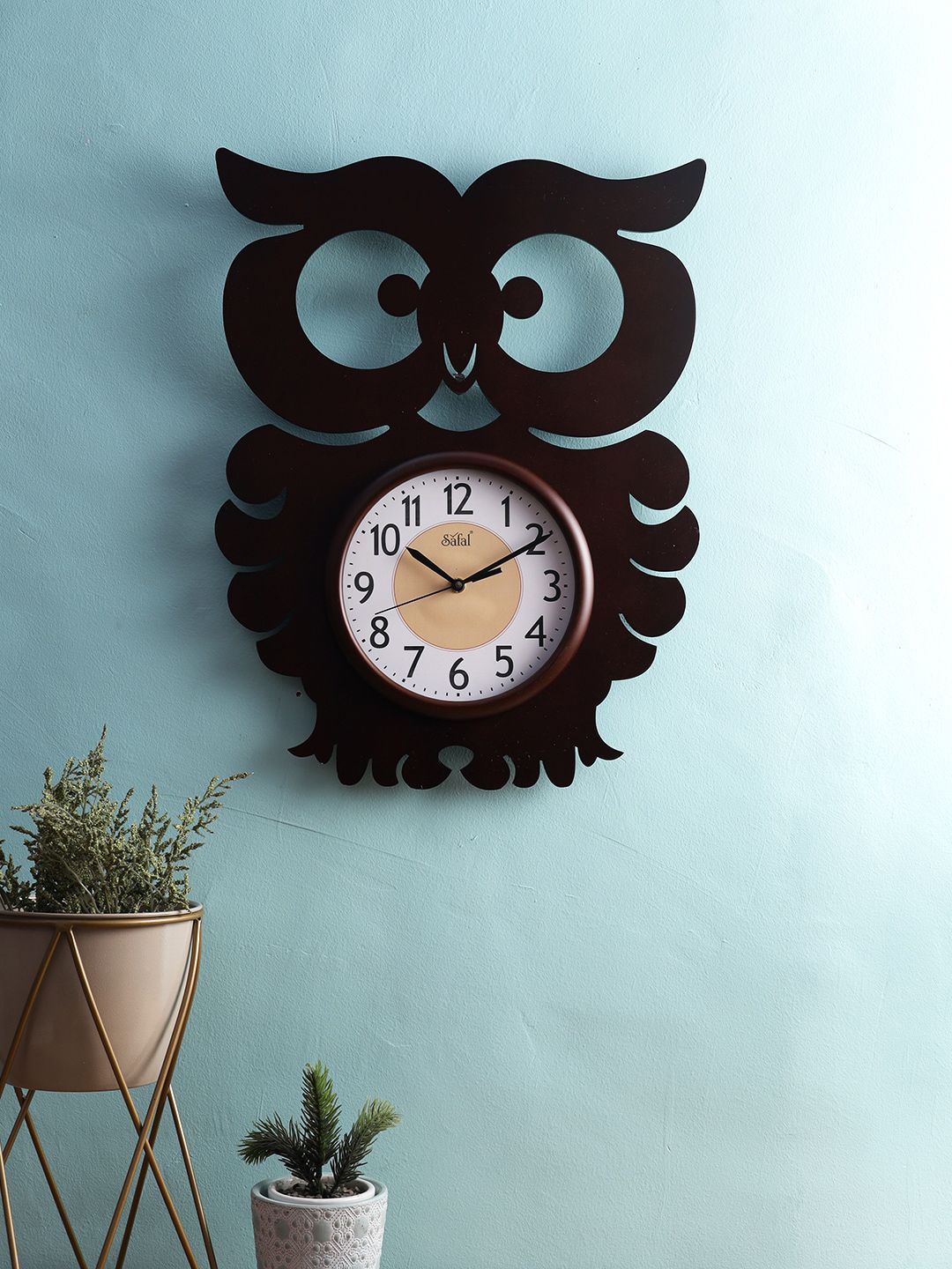 Safal Brown & White Animal Shaped Contemporary Wall Clock Price in India