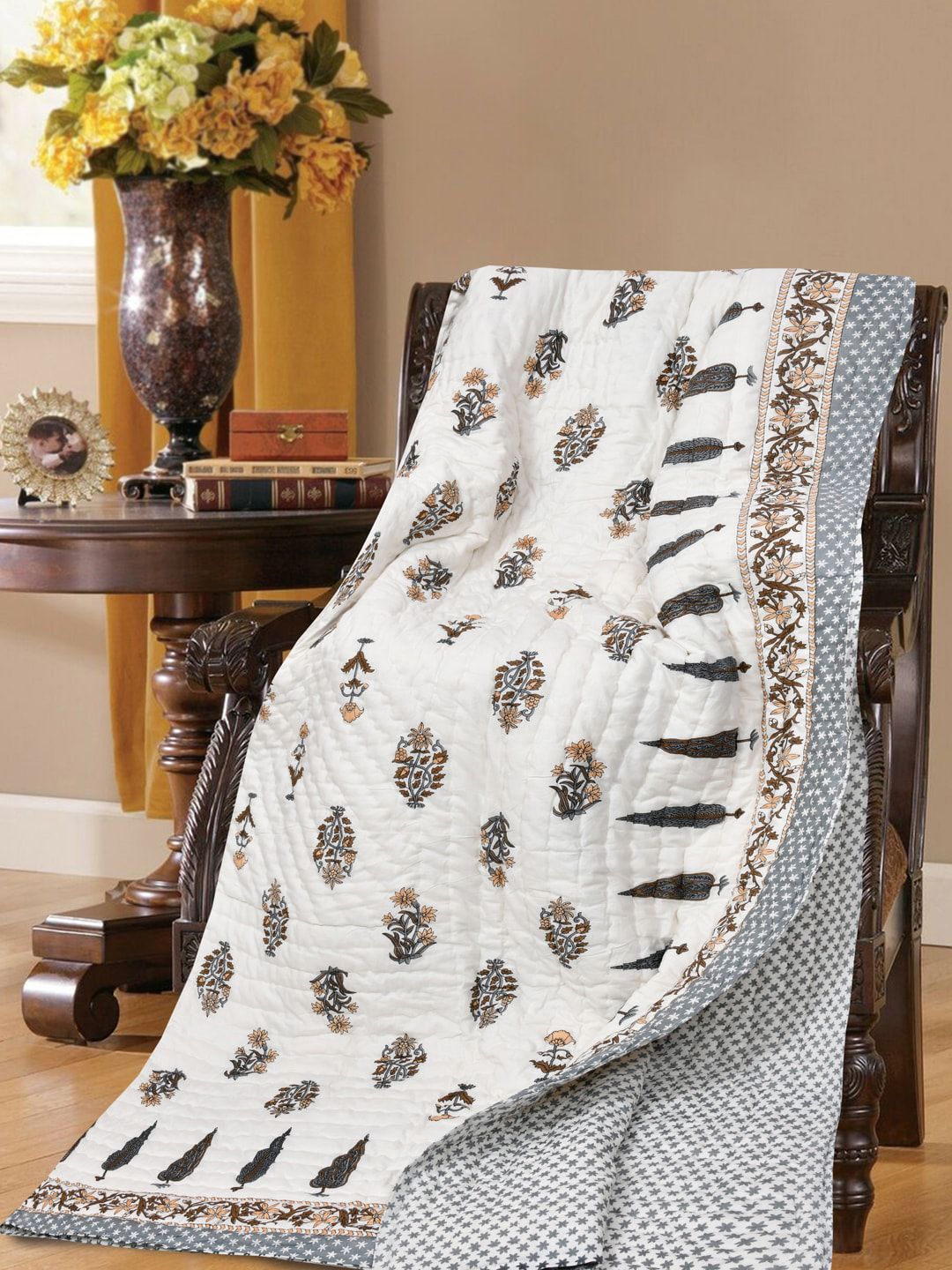 BLOCKS OF INDIA Grey & Off White Floral Mild Winter 350 GSM Double Bed Quilt Price in India