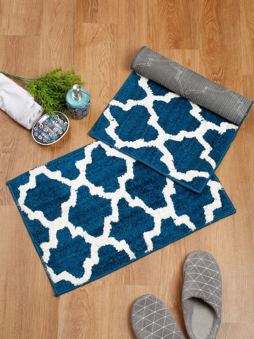SOKNACK Set Of 2 Blue & White Zig Zag Pattern Anti-Skid  Doormats Price in India