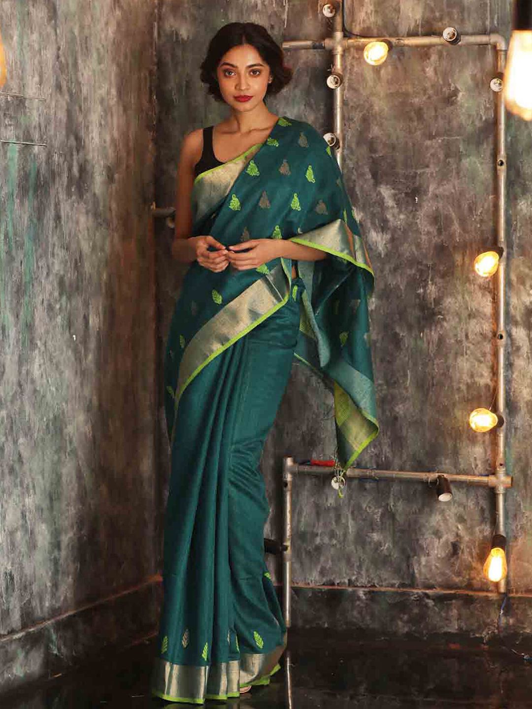 BEATITUDE Green & Gold-Toned Woven Design Zari Pure Silk Saree Price in India