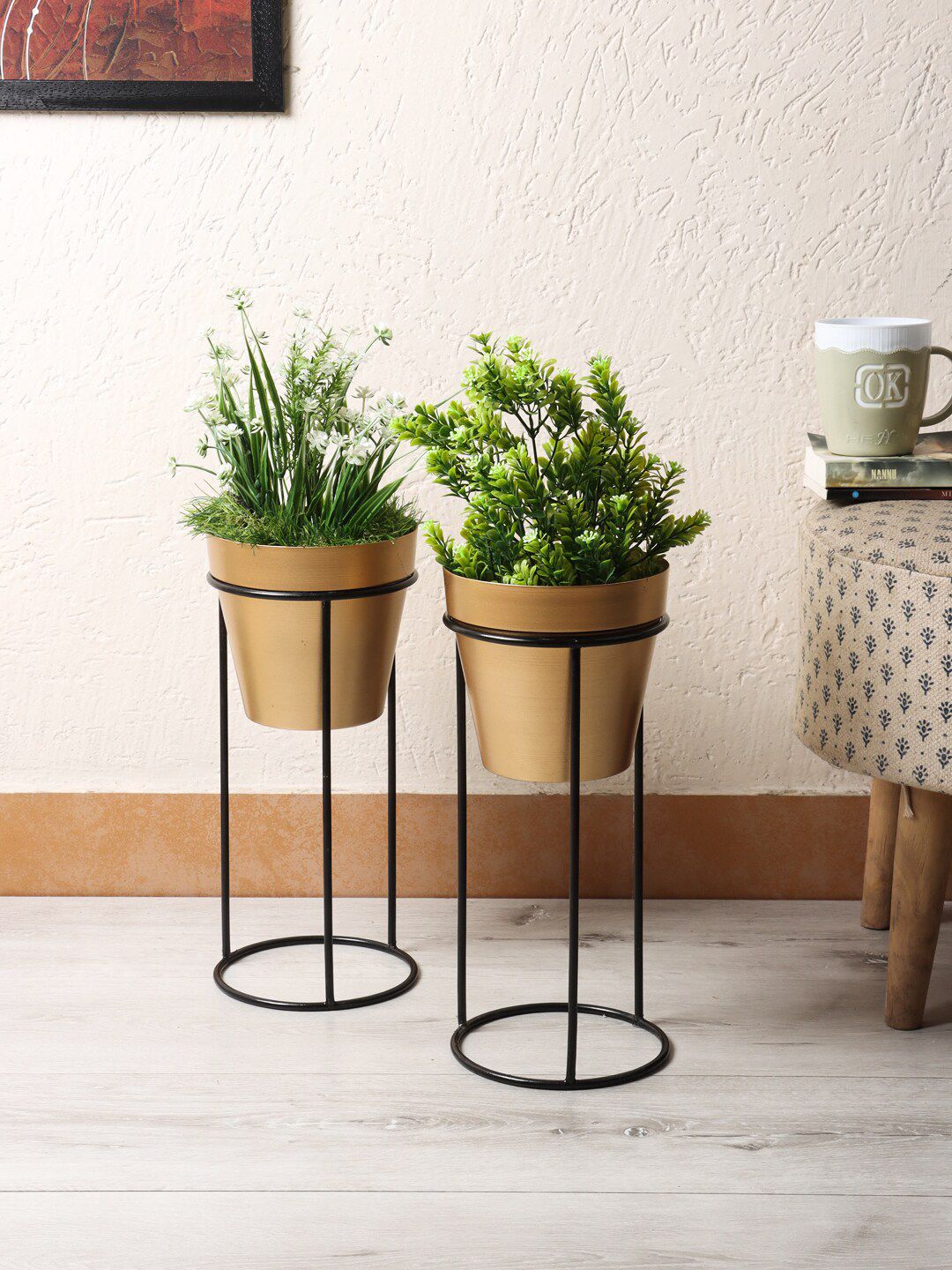 Amaya Decors Pack Of 2 Gold-Toned & Black Solid Planters With Stand Price in India