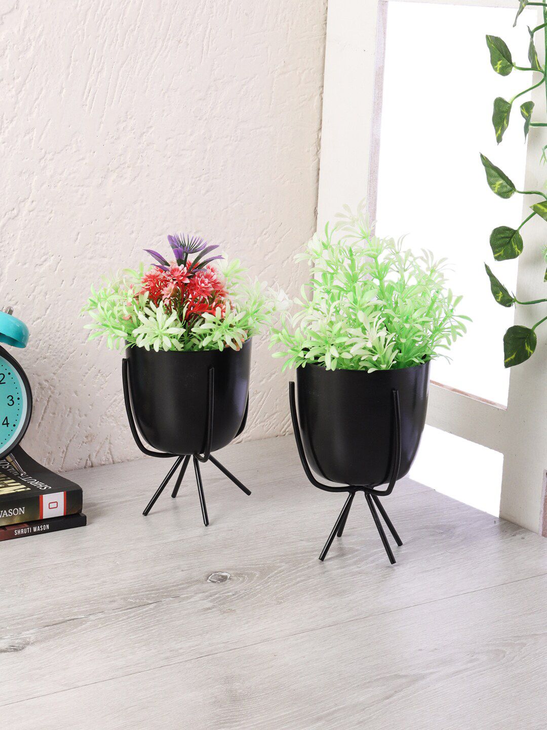 Amaya Decors Set Of 2 Black Solid Planters With Stand Price in India