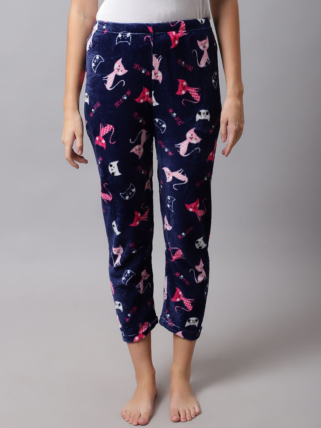 TAG 7 Women Navy Blue Quirky Printed Fur Fleece Lounge Pants Price in India