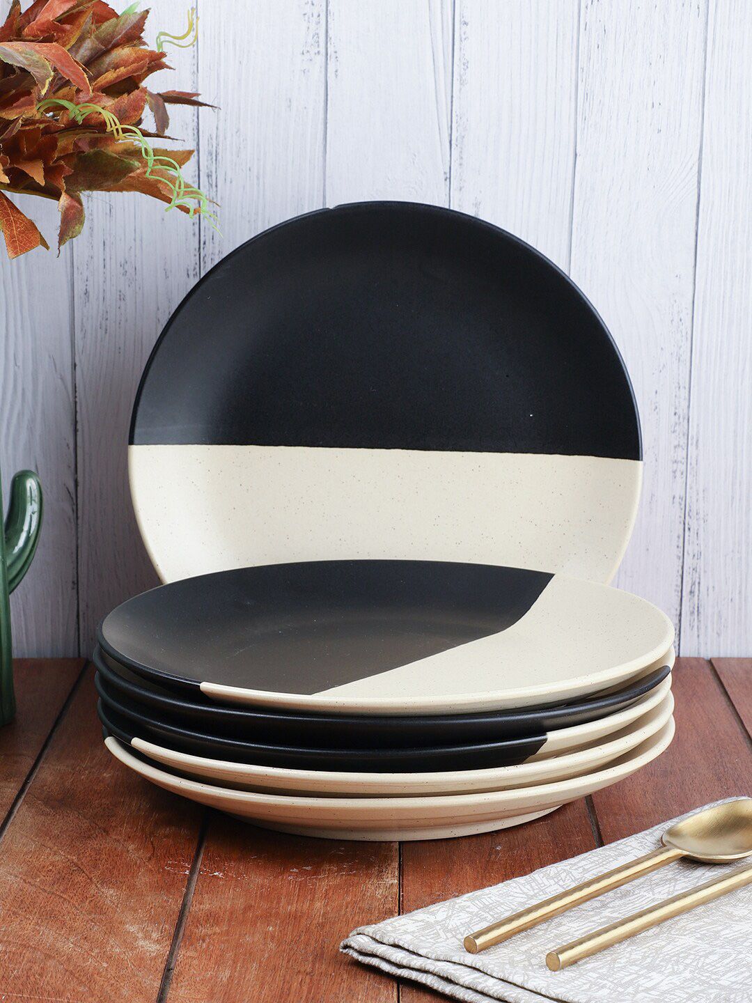 MIAH Decor Black & White Set Of 6 Printed Stoneware Matte Plates Price in India