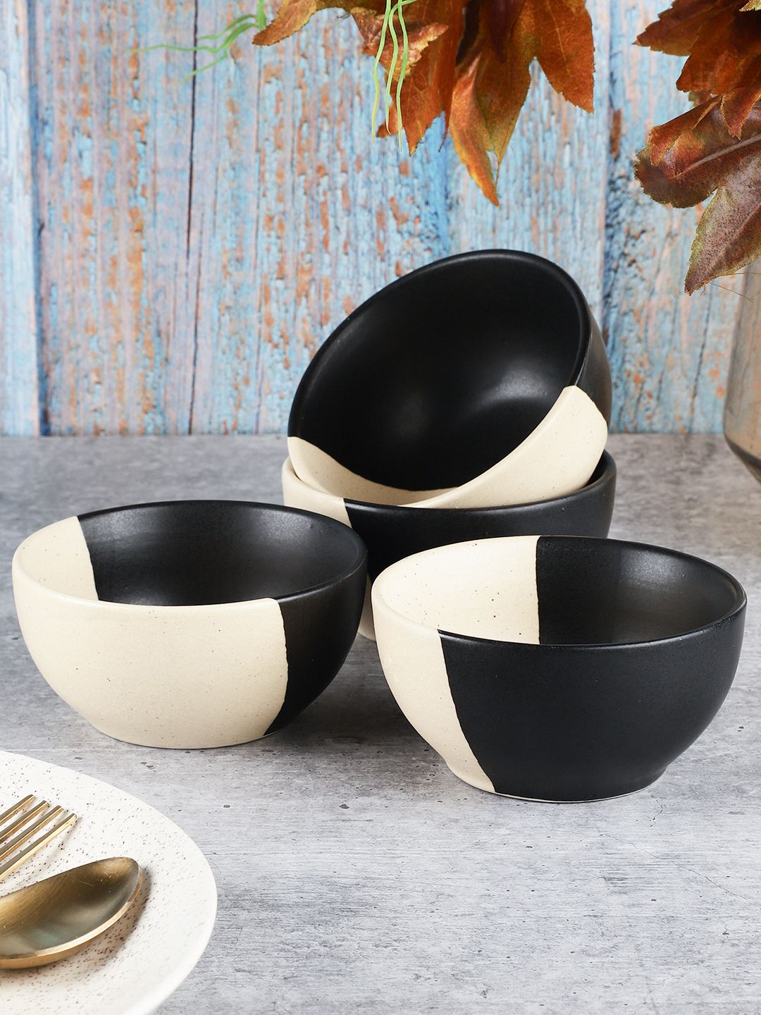 MIAH Decor Black & White Set Of 4 Printed Stoneware Matte Plates Price in India