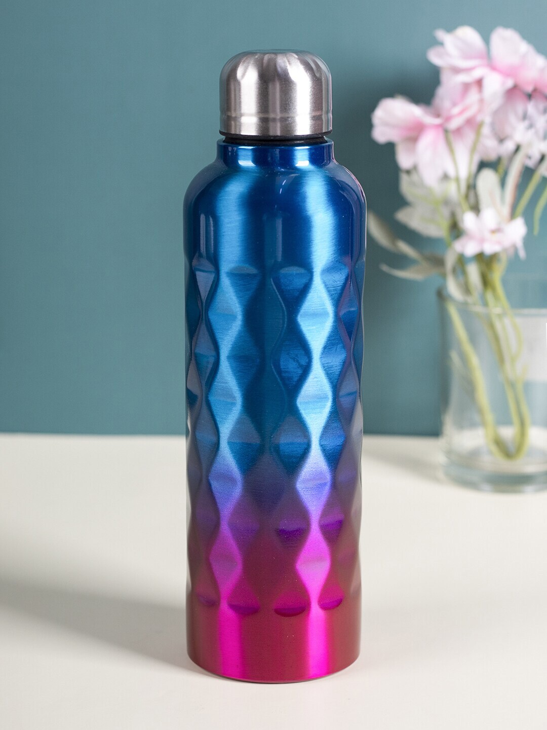 MARKET99 Blue & Pink Textured Water Bottle  750Ml Price in India
