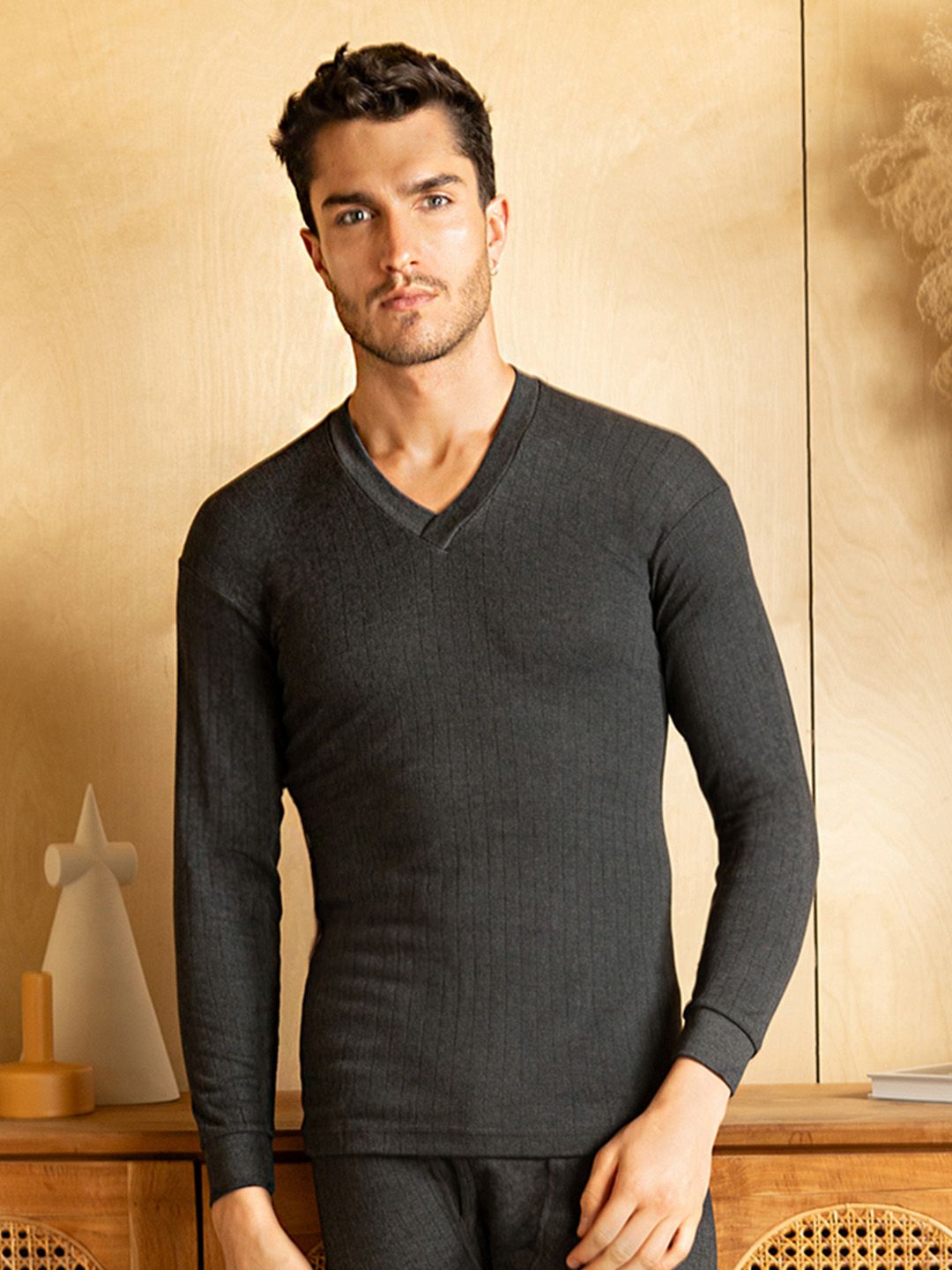 LUX PARKER Men Black Solid  Thermal Top