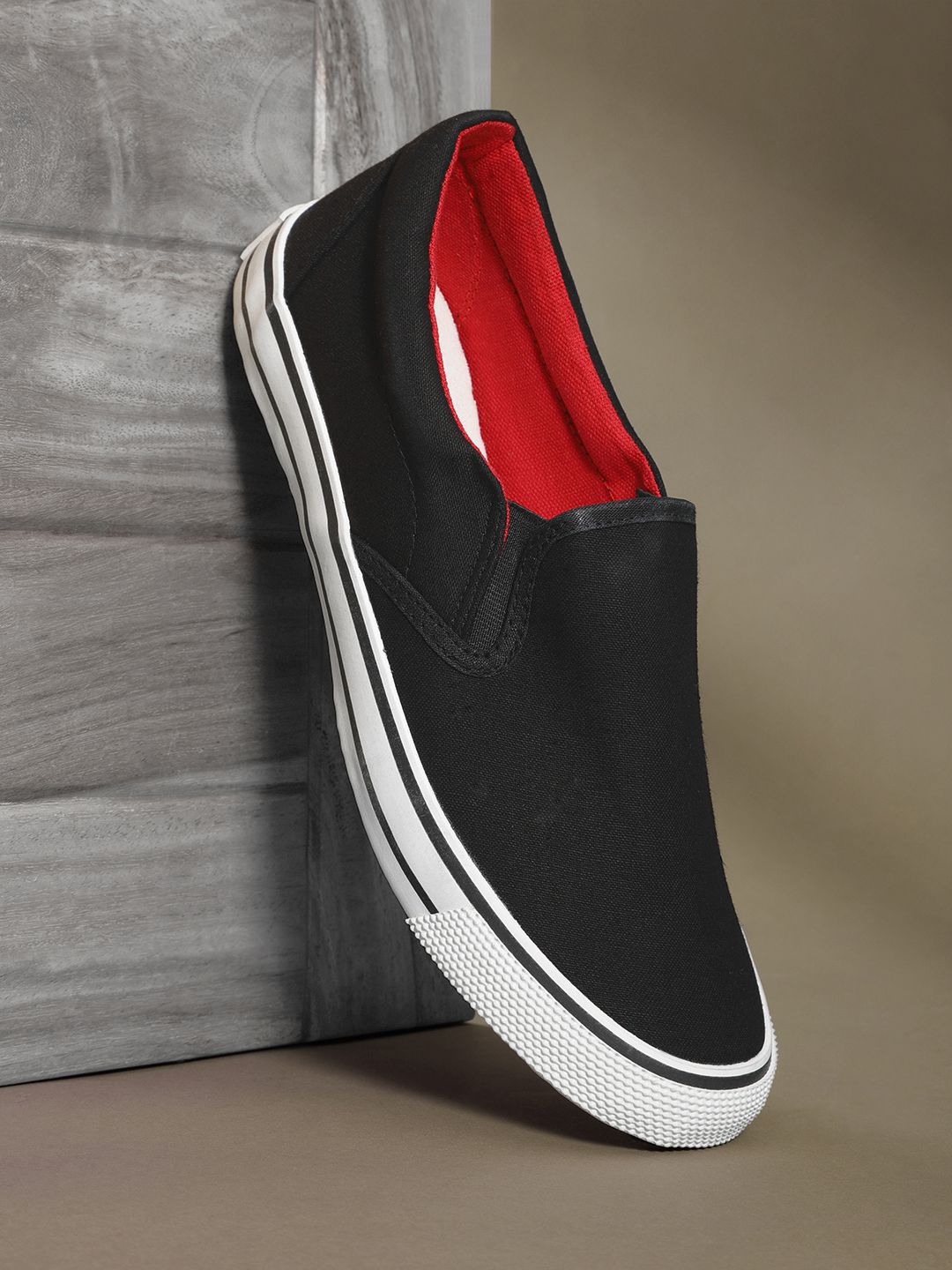 Roadster Men Black Solid Canvas Slip-On Sneakers