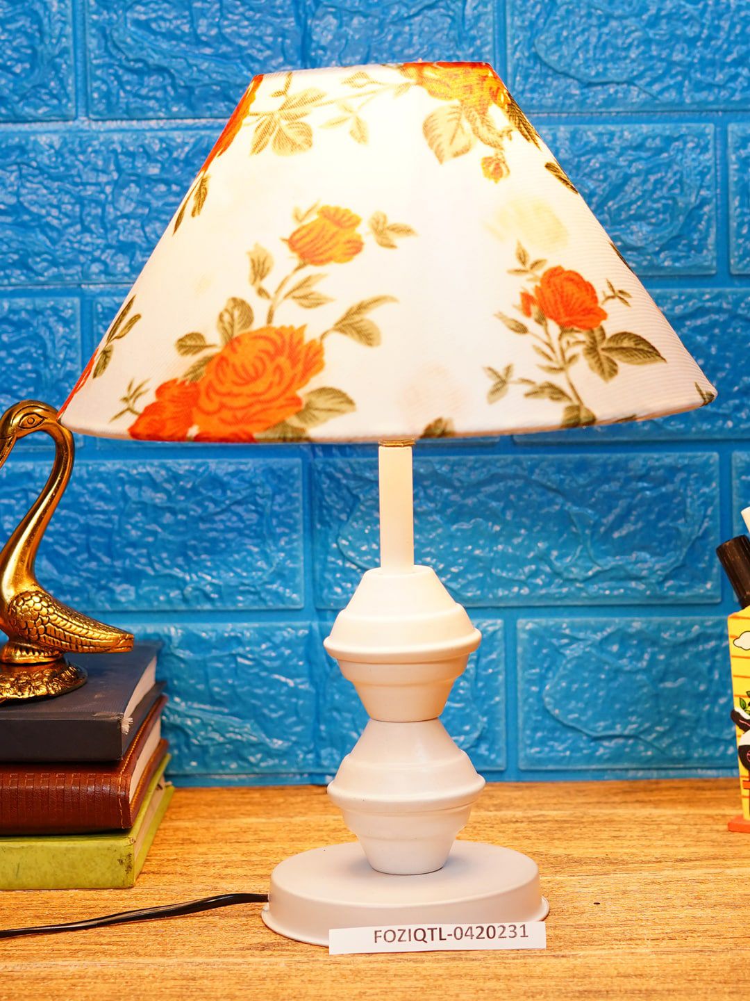 foziq White Solid Metal Table Lamps With Shade Price in India