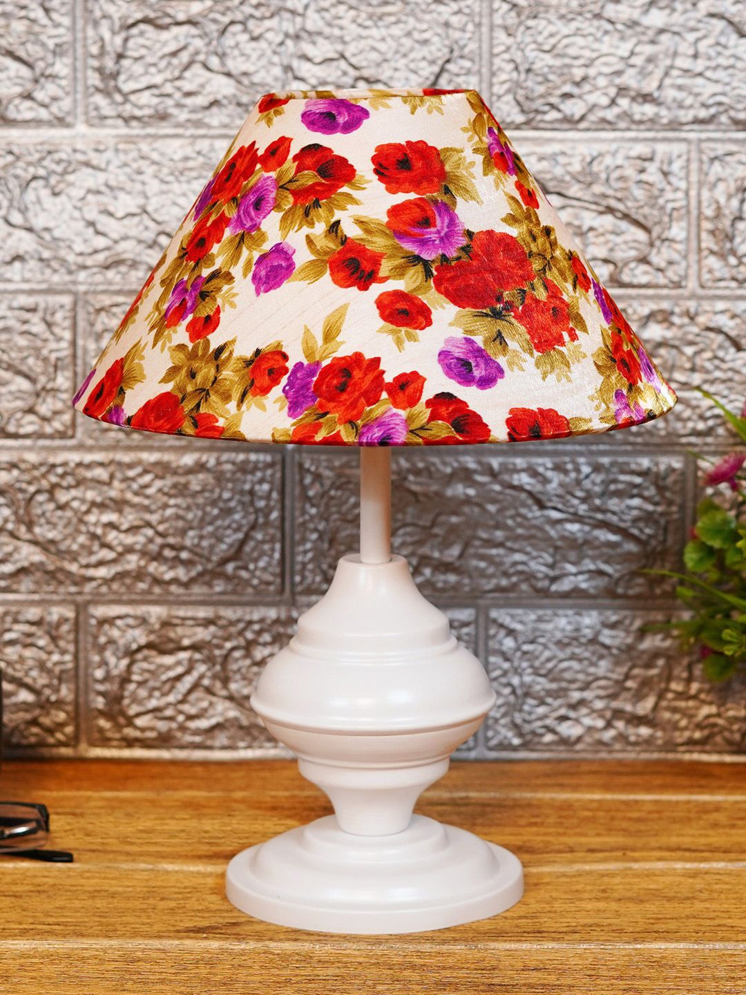 foziq White & Red Floral Metal Table Lamps With Shade Price in India