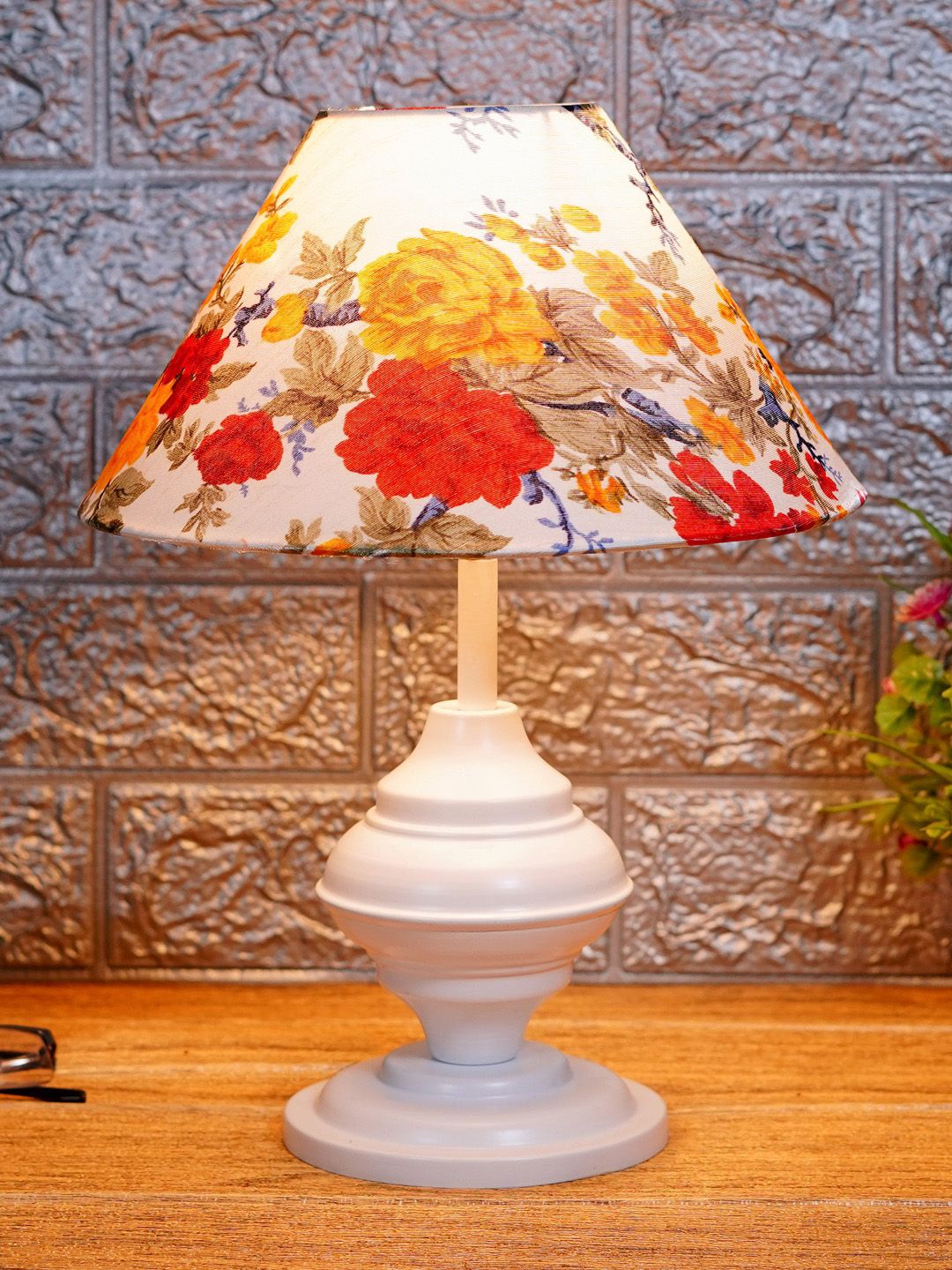 foziq White & Red Printed Metal Table Lamps Price in India