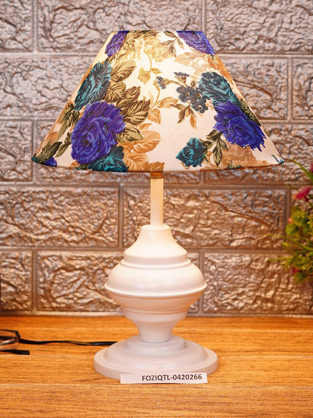 foziq White Solid Metal Table Lamps Price in India