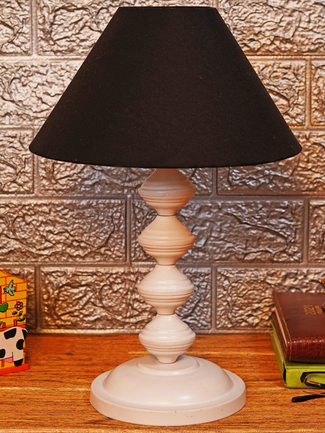 foziq White & Black Textured Table Lamps With Shade Price in India