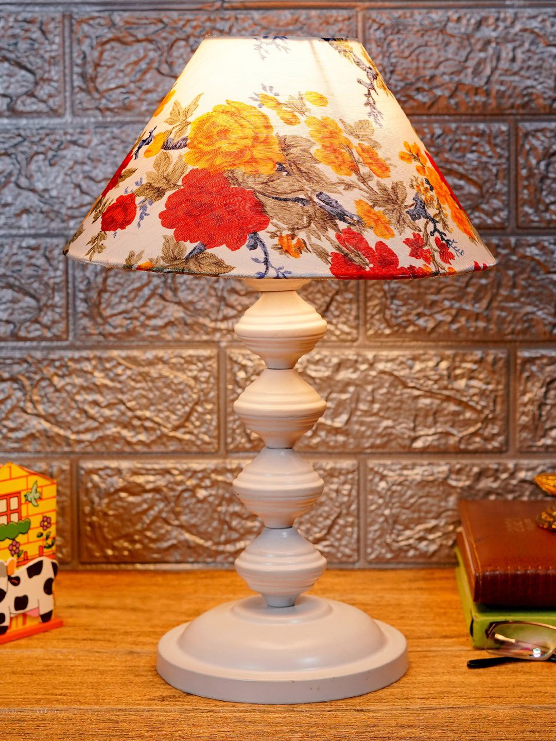 foziq Red & White Printed Table Lamp Price in India