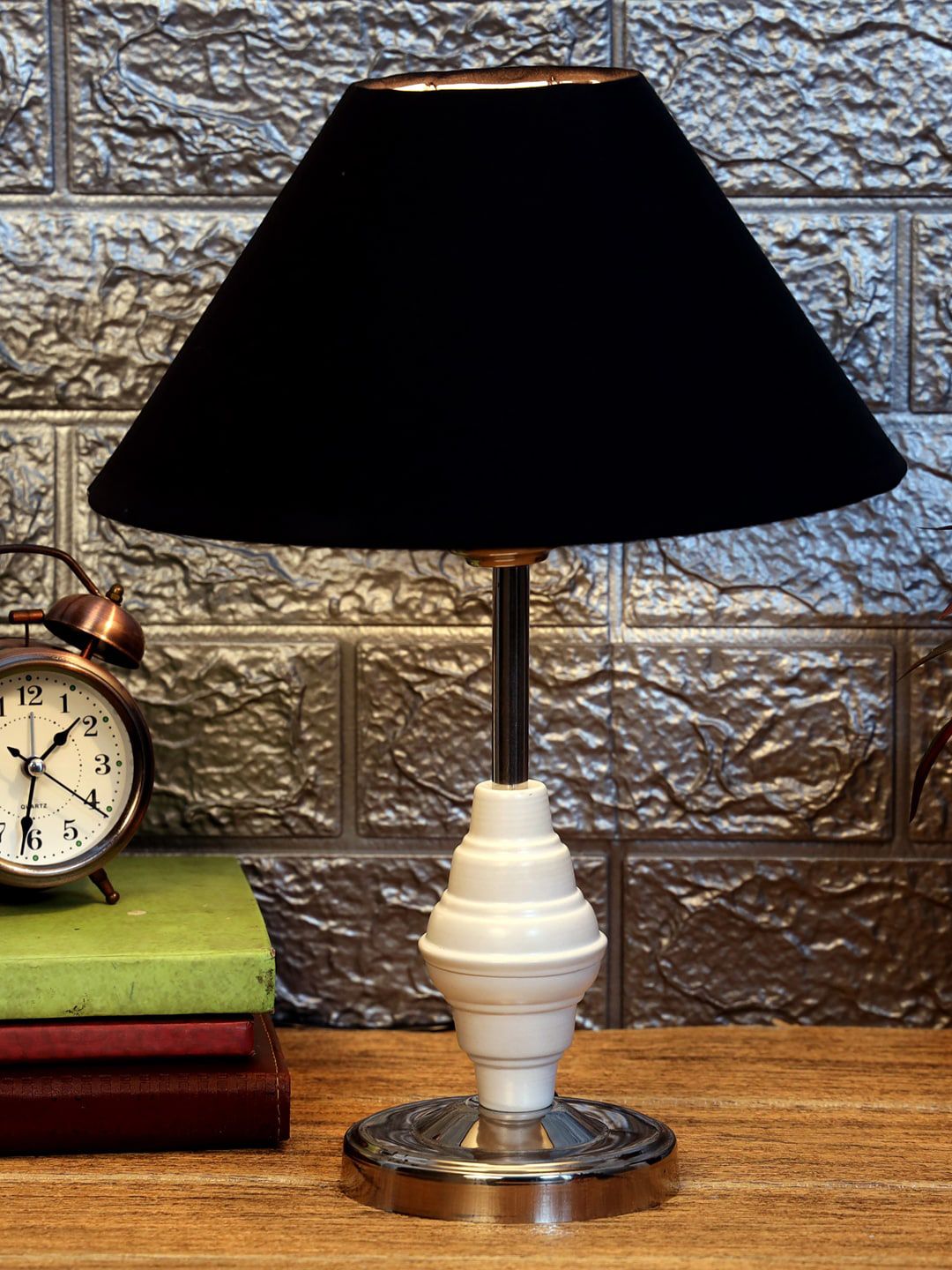 foziq White Solid Metal Table Lamp With Shade Price in India