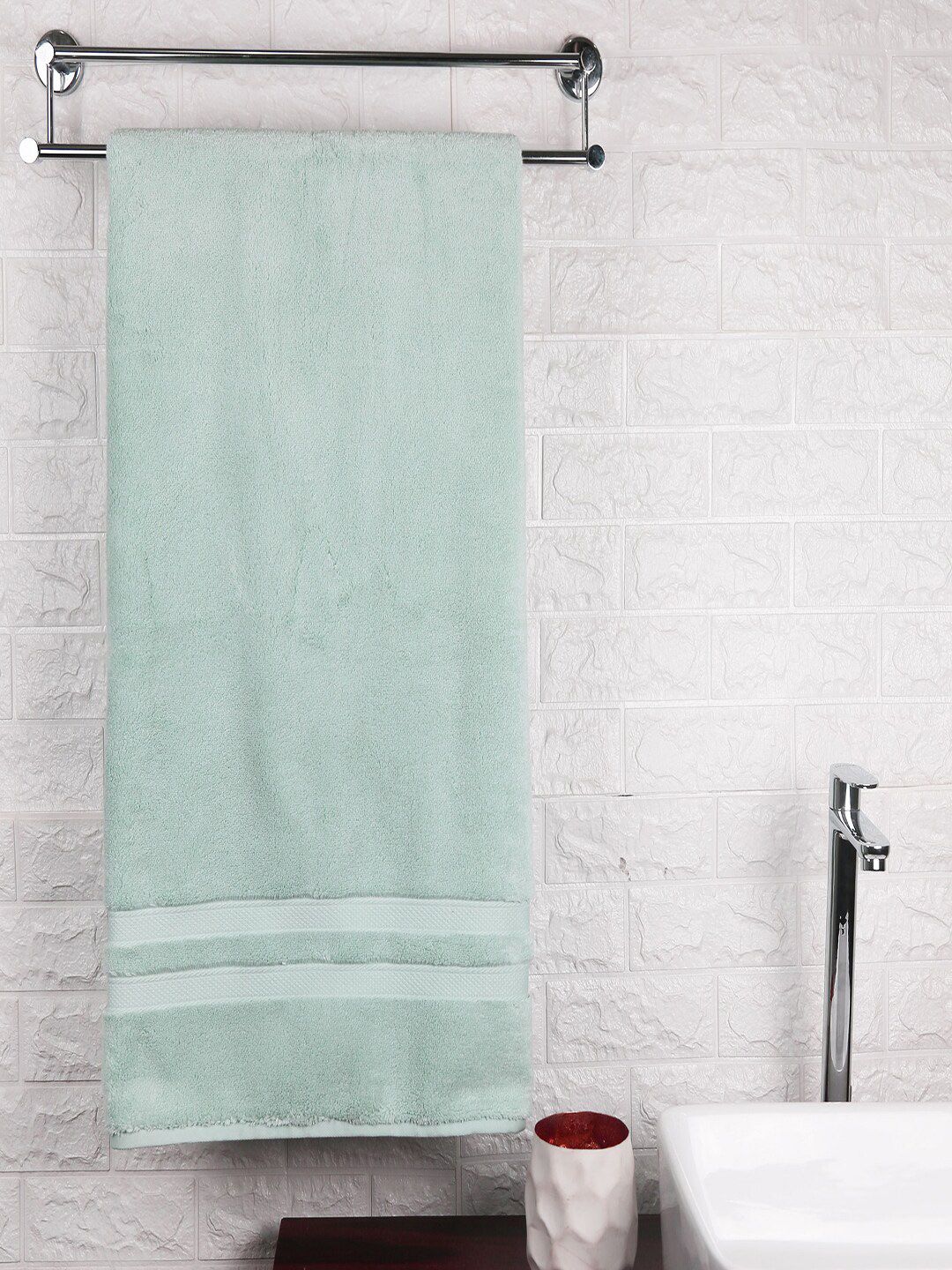 Trident Blue Solid Egyptian Cotton 650 GSM Bath Towel Price in India