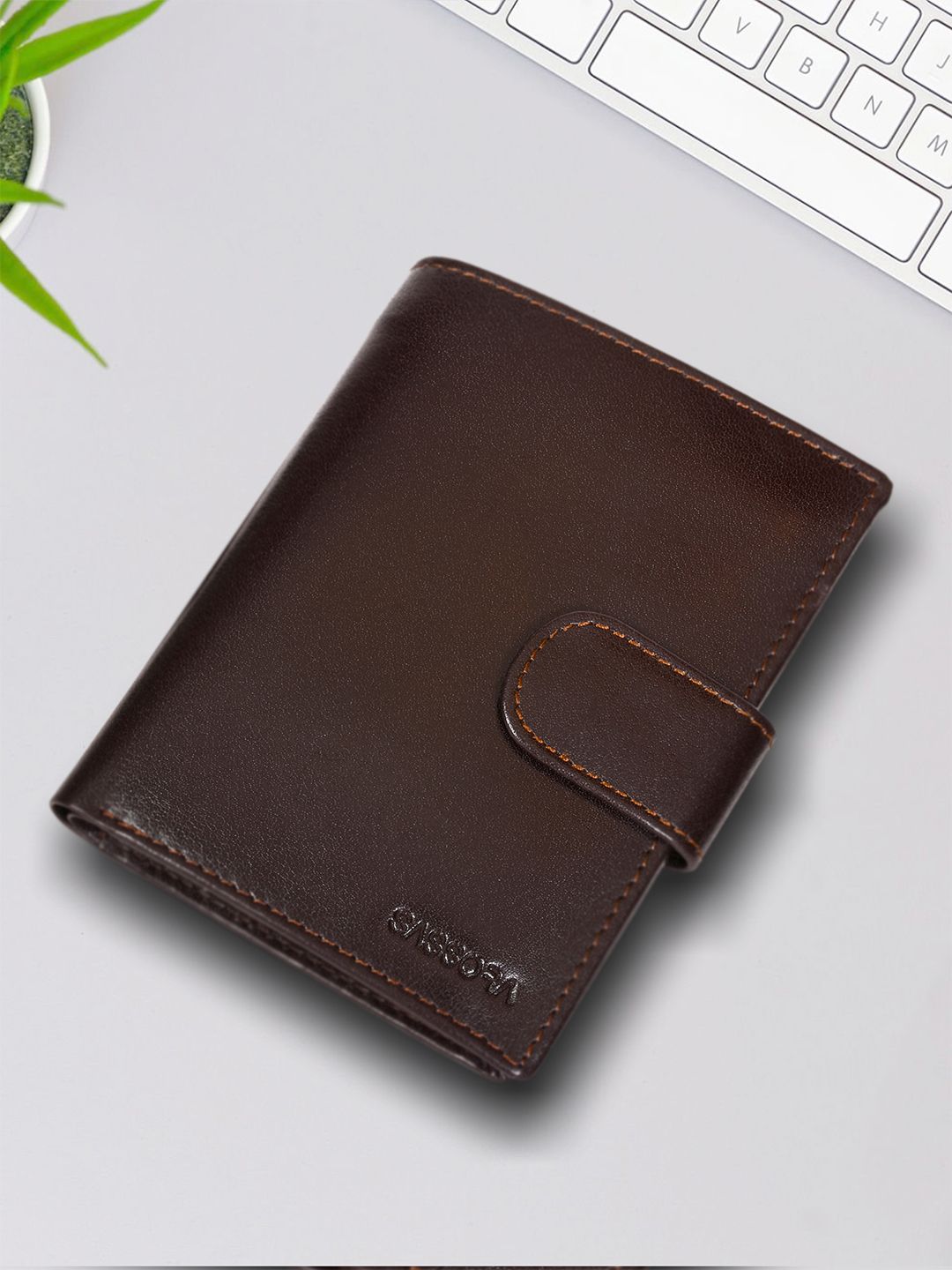 Sassora Men Brown Leather RFID Two Fold Wallet