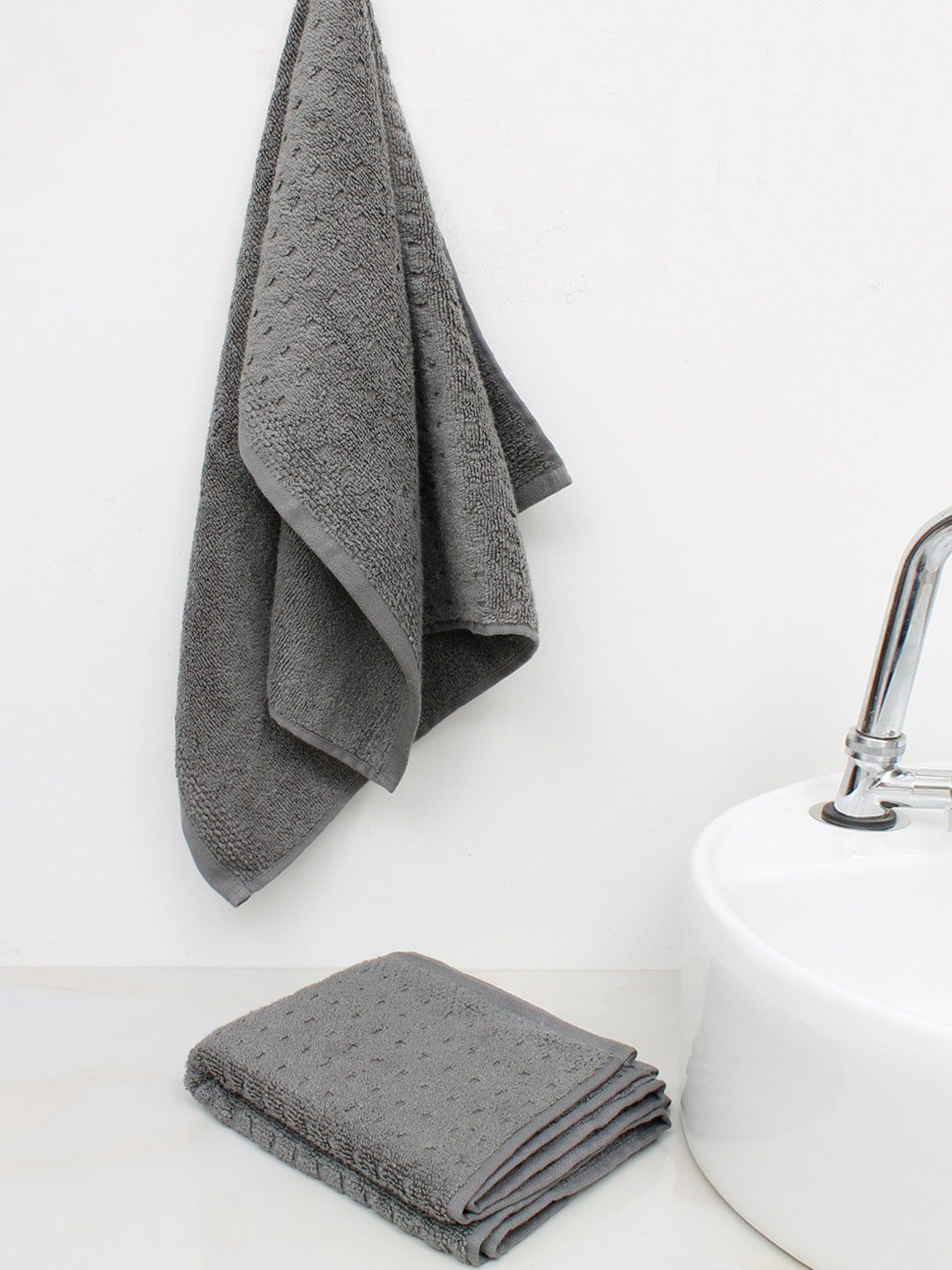 AVI Living Set of 2 Grey Solid Pure Cotton 550 GSM Hand Towels Price in India