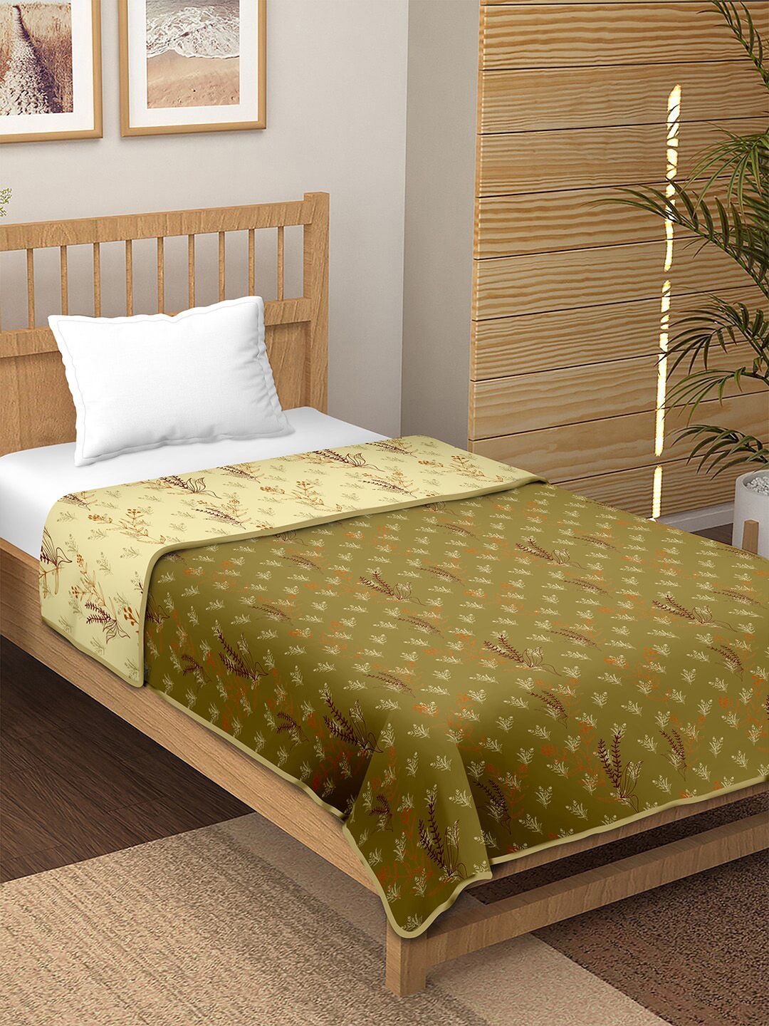 BELLA CASA Green & Beige Floral Printed AC Room 150 GSM Single Bed Dohar Price in India