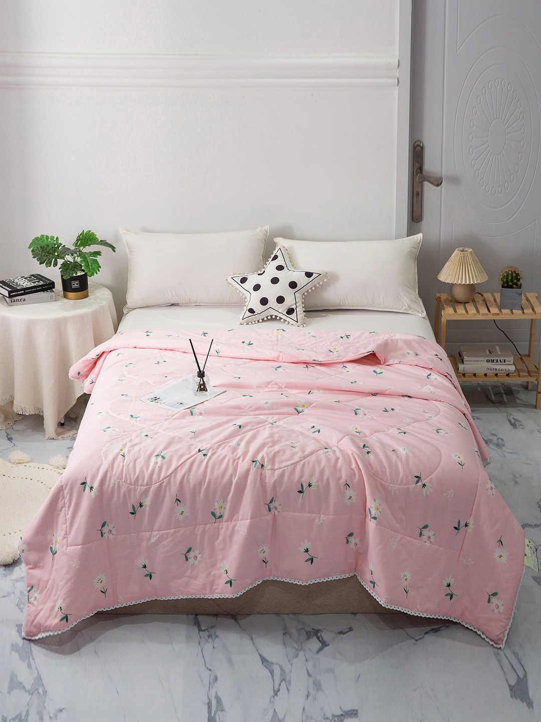 JC Collection Pink & White Floral AC Room 300 GSM Double Bed Quilt Price in India