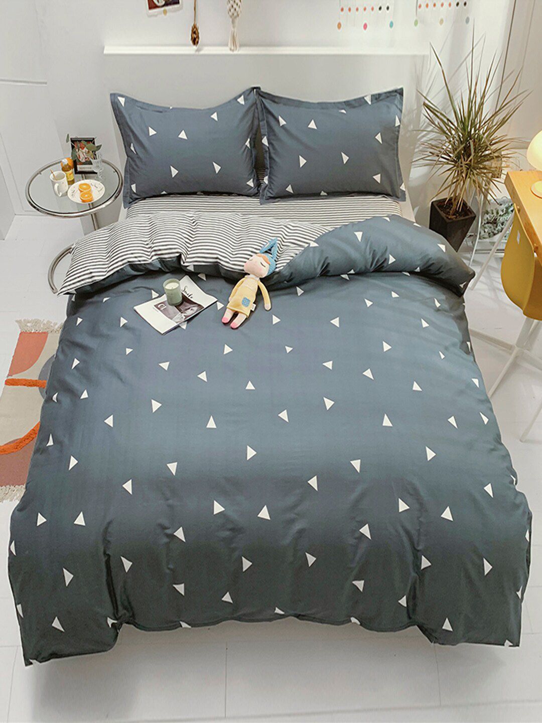 JC Collection Grey Printed Double King Bedding Set Price in India