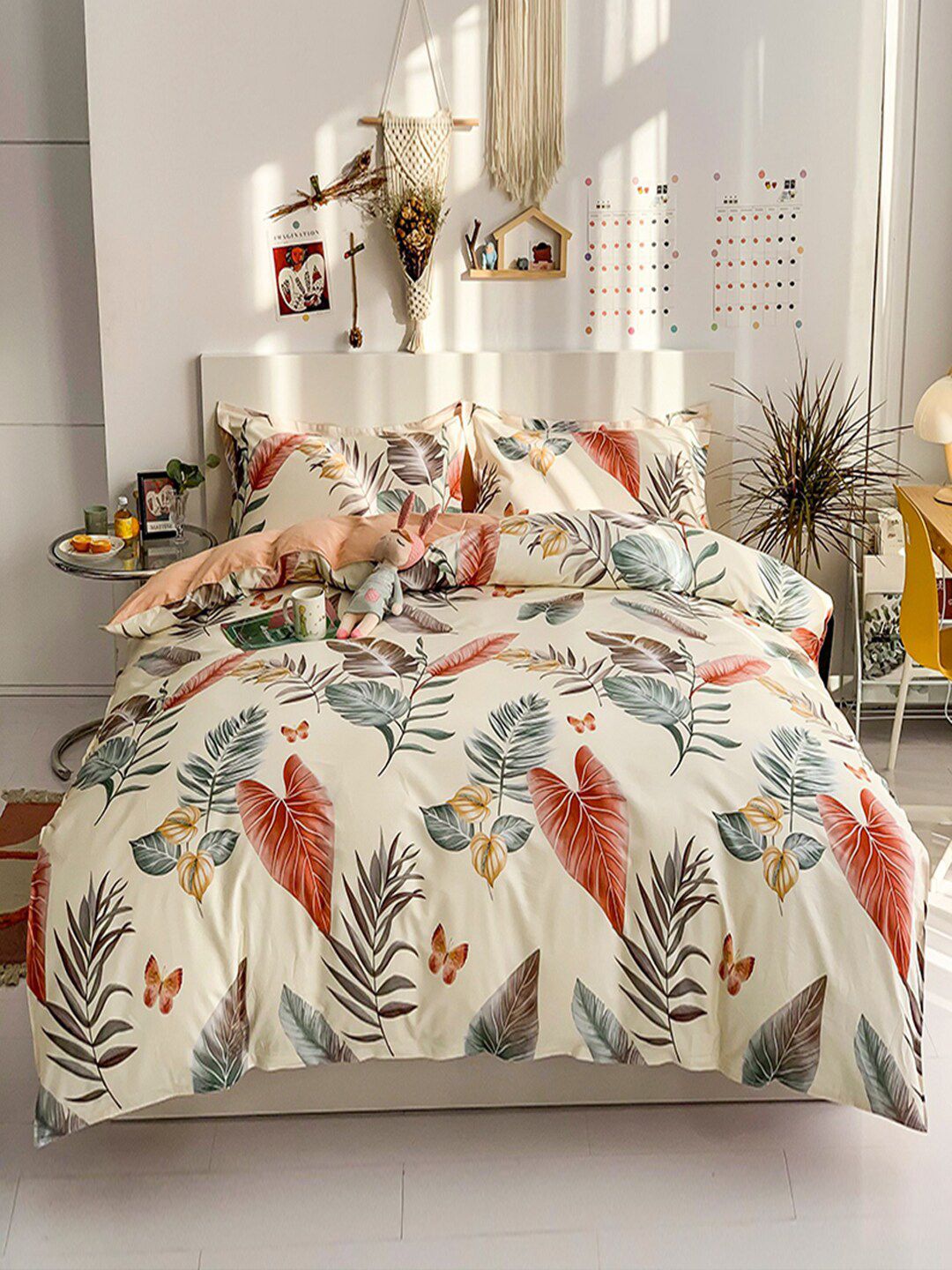 JC Collection Cream-Colored & Red Printed Pure Cotton Double-King Bedding Set Price in India