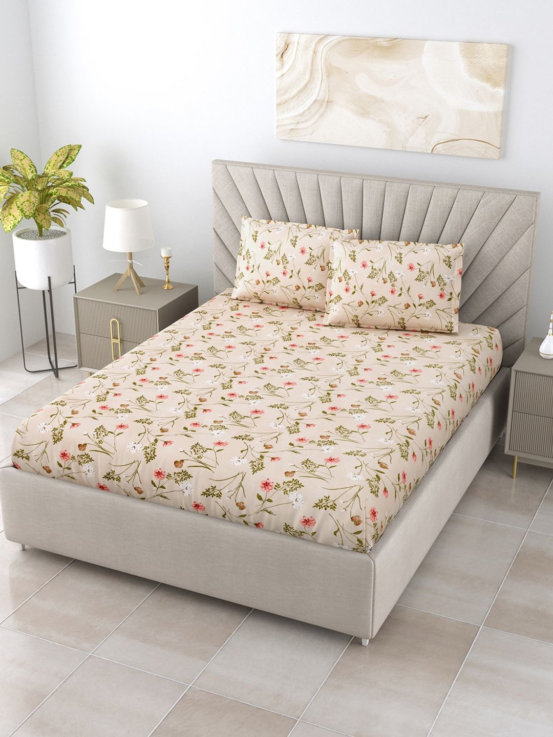 Salona Bichona Beige & Pink Floral 180 TC King Bedsheet with 2 Pillow Covers Price in India