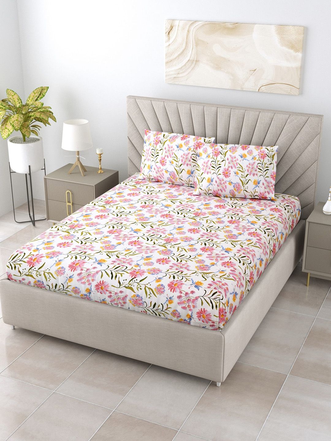 Salona Bichona Pink & White Floral 144 TC King Bedsheet with 2 Pillow Covers Price in India