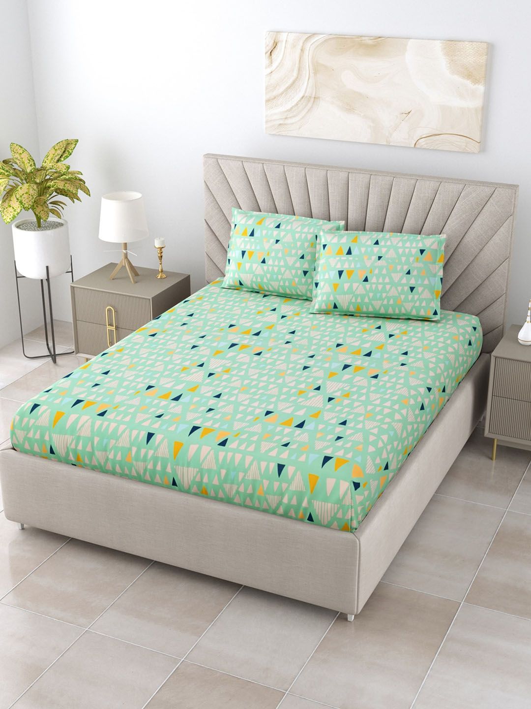 Salona Bichona Green & Orange 144 TC Geometric King Bedsheet with 2 Pillow Covers Price in India