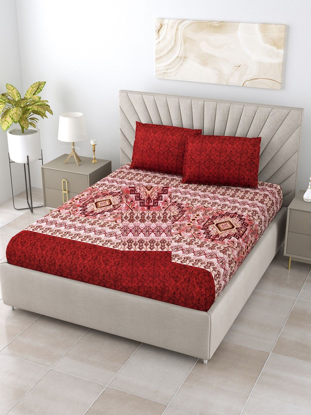 Salona Bichona Unisex Red Bedsheets Price in India