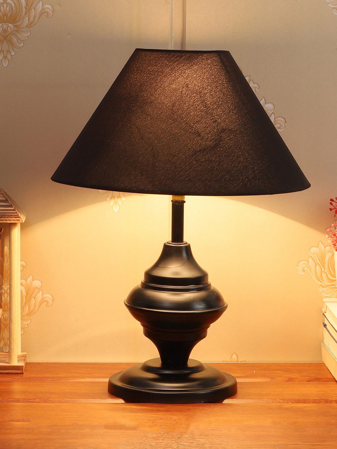 Foziq Black Solid Metal Table Lamps Price in India
