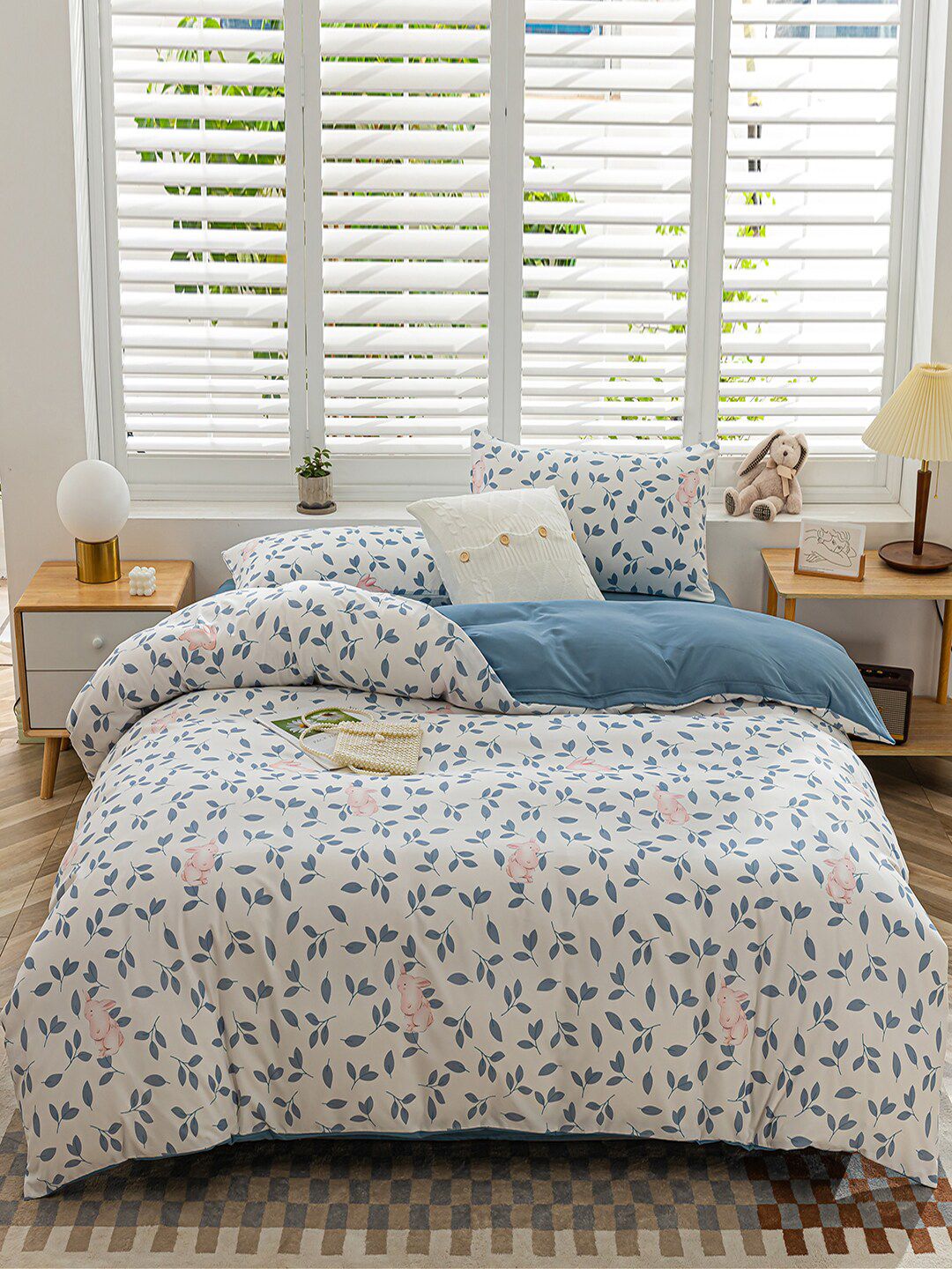JC Collection White & Blue Printed Double King Bedding Set With Quilt Price in India