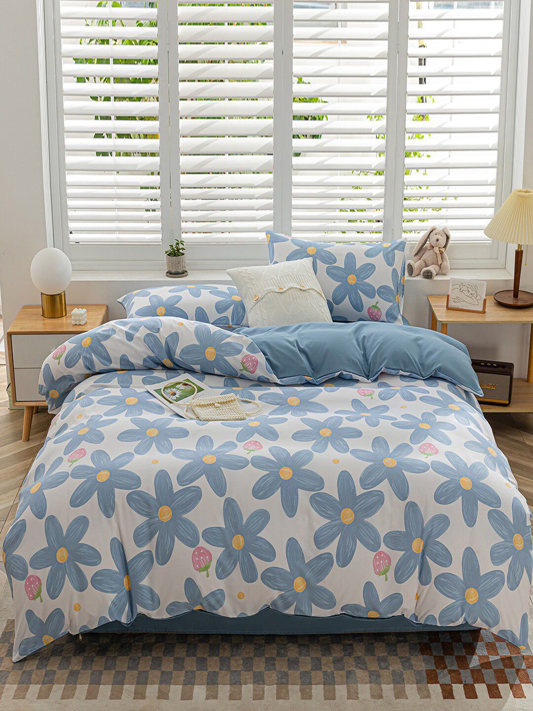 JC Collection Blue & White Printed Single Bedding Set With 2 Pillow Covers & Quilt Cover Price in India