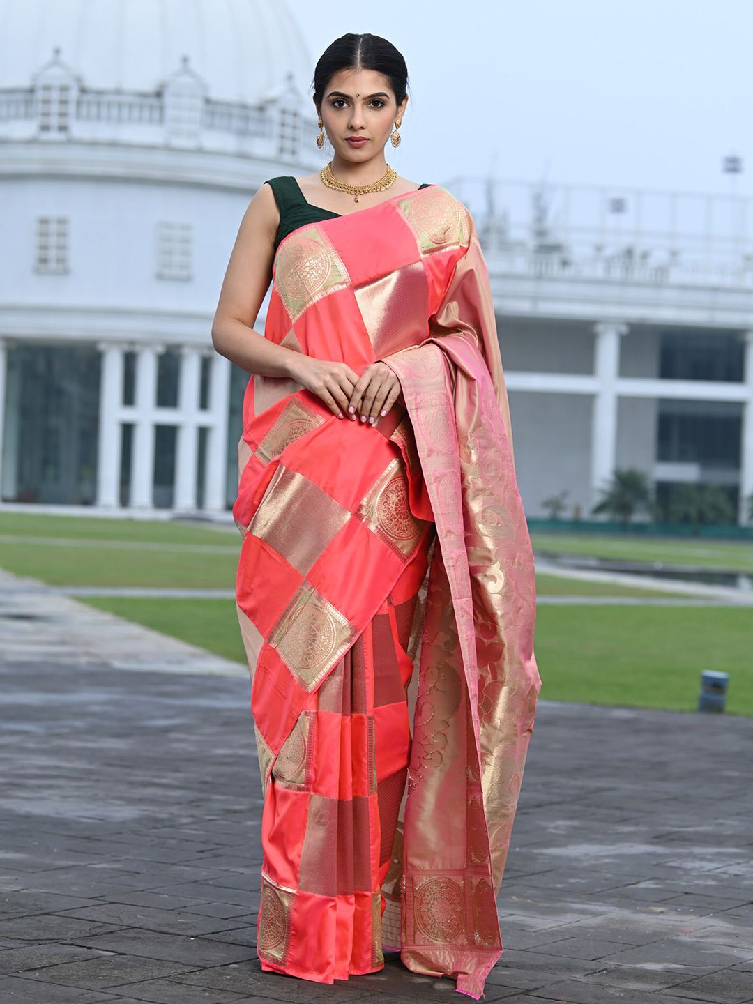 BEATITUDE Peach-Coloured & Gold-Toned Woven Design Zari Silk Blend Banarasi Saree Price in India