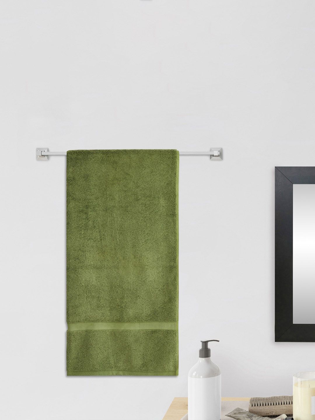 Home Centre Green Solid 380 GSM Cotton Bath Towel Price in India