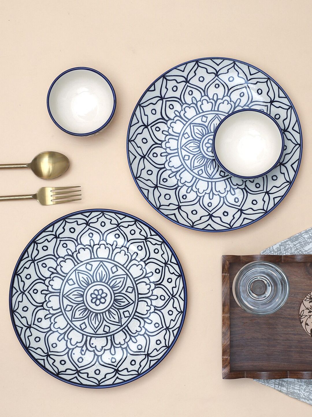 VarEesha Off White & Blue 4 Pieces Handcrafted and Hand Painted Printed Ceramic Glossy Dinner Set Price in India