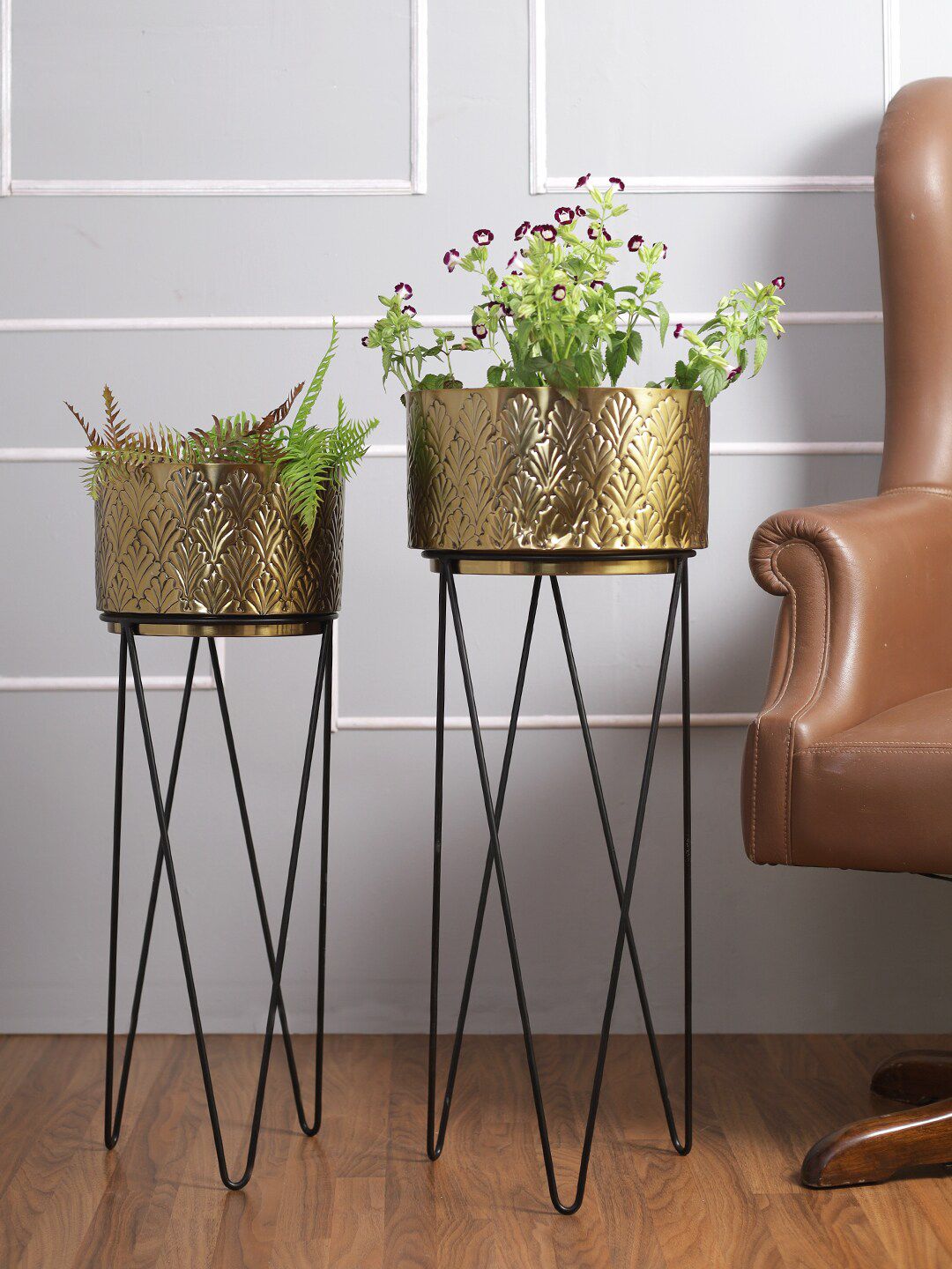 Aapno Rajasthan Set of 2 Planters With Stand Price in India