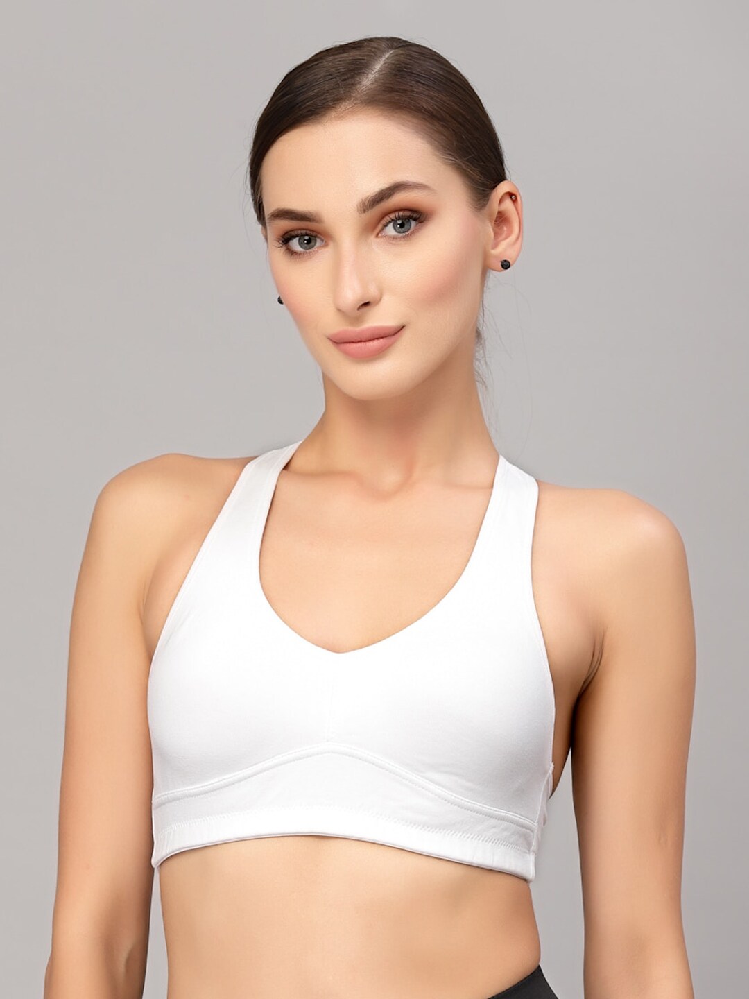 Style Quotient Women White Solid Non Padded Sports Bra Price in India