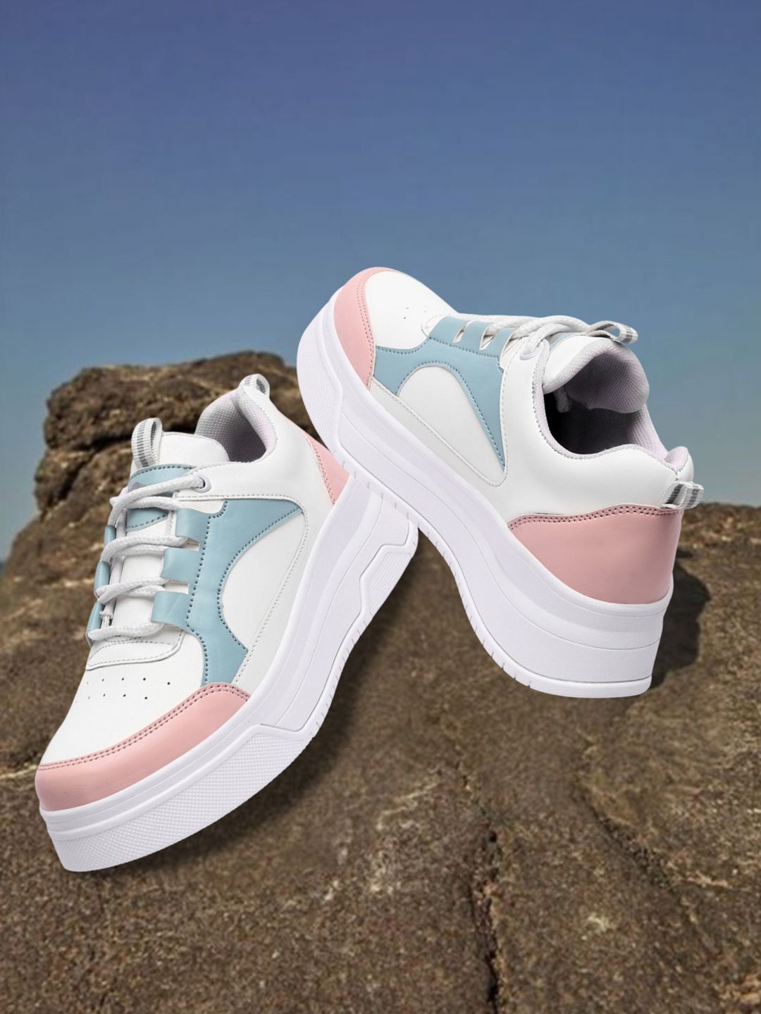 TRASE Women White Colourblocked Lace-Up Sneakers