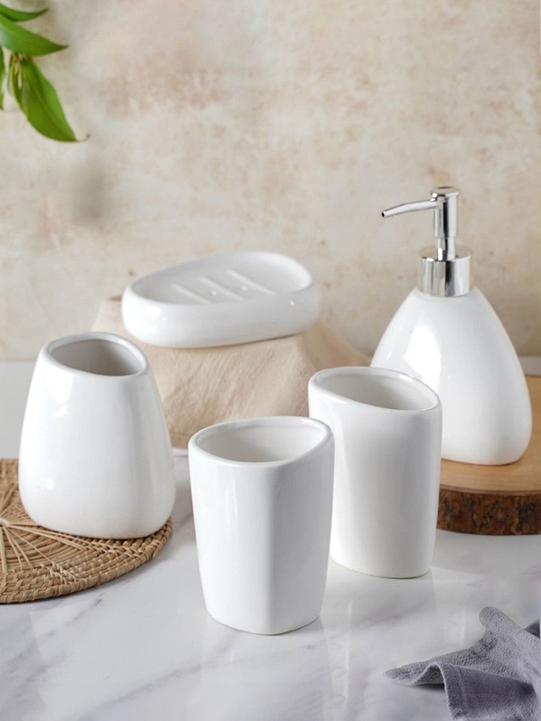 Nestasia Set Of 5 White Solid Bathroom Accessories Price in India