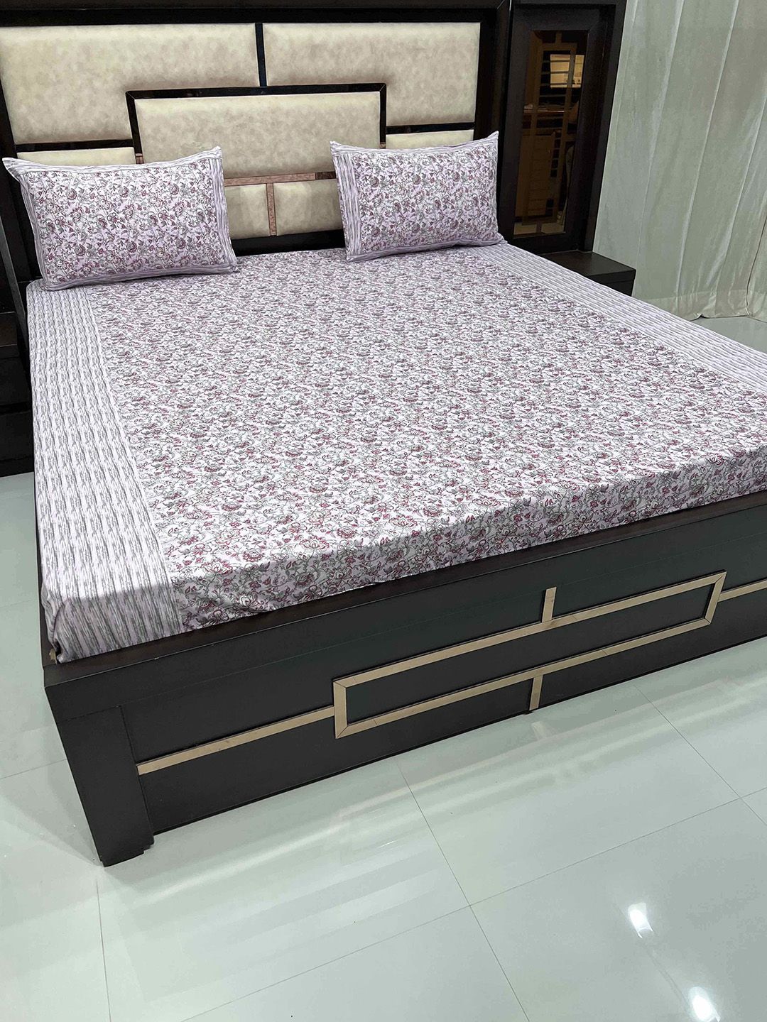 Pure Decor Unisex Pink Bedsheets Price in India