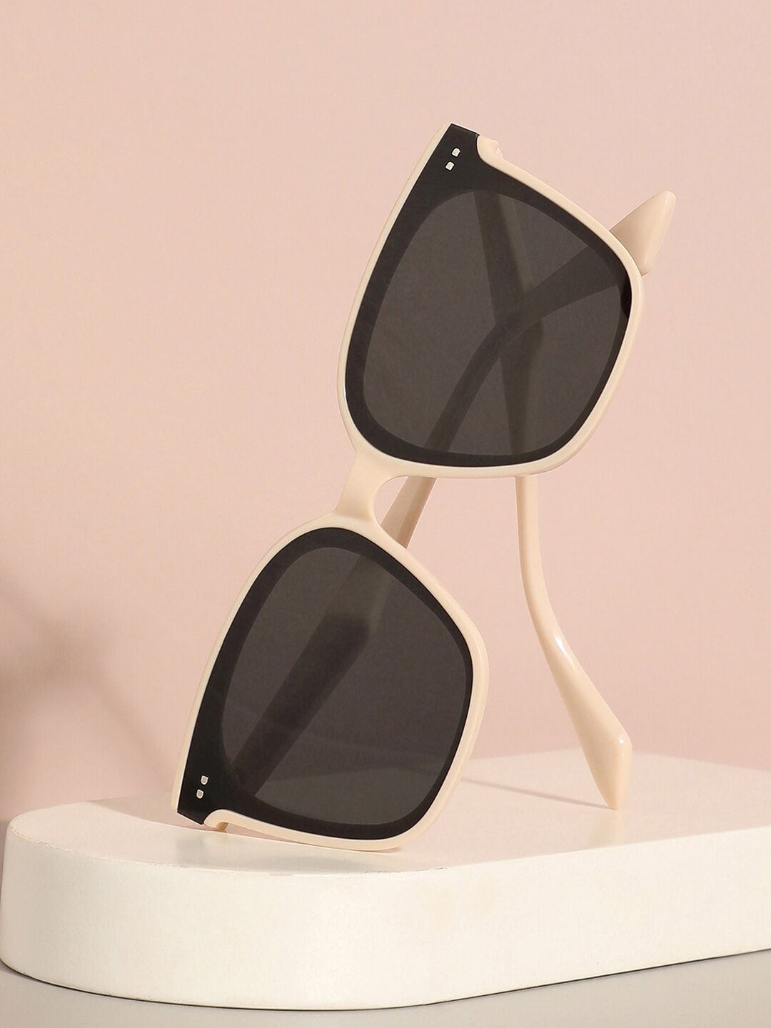 HAUTE SAUCE by Campus Sutra Women Black Lens & White Oversized Sunglasses with Polarised Lens