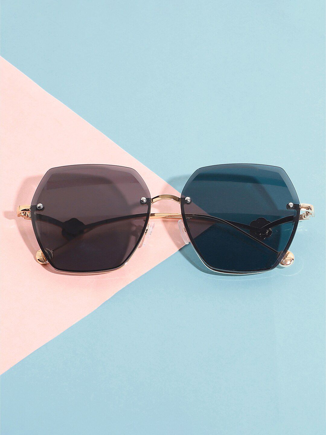 HAUTE SAUCE by Campus Sutra Women Black Lens & Gold-Toned Oversized Sunglasses with Polarised Lens