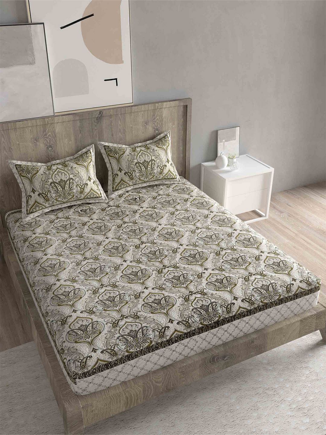 Spangle Green & Grey Ethnic Motifs Cotton 260 TC King Bedsheet with 2 Pillow Covers Price in India