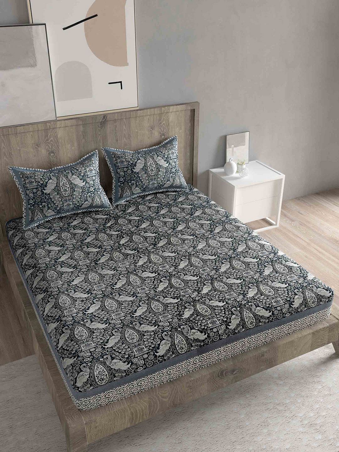 Spangle Grey & Black Ethnic Motifs Cotton 260 TC King Bedsheet with 2 Pillow Covers Price in India