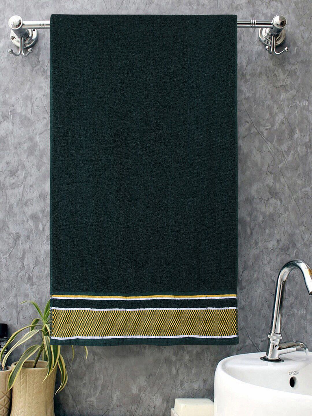 ROMEE Set Of 2 Green 500 GSM Cotton Bath Towels Price in India