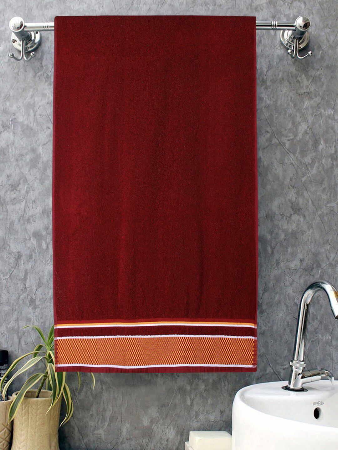 ROMEE Maroon Solid 500 GSM Cotton Bath Towel Price in India