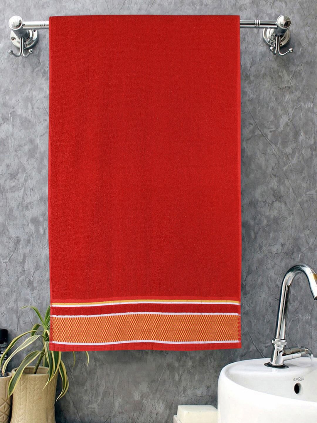 ROMEE Red Solid 500 GSM Cotton Bath Towel Price in India