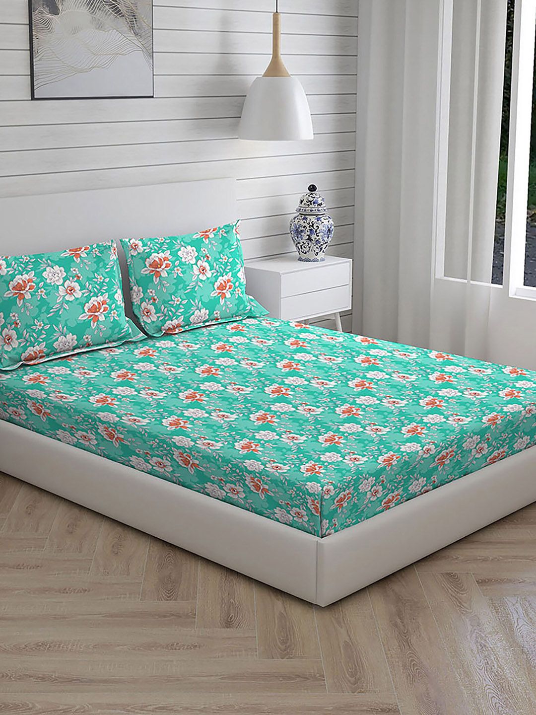 Layers Blue & White Floral 104 TC Pure Cotton King Bedsheet with 2 Pillow Covers Price in India